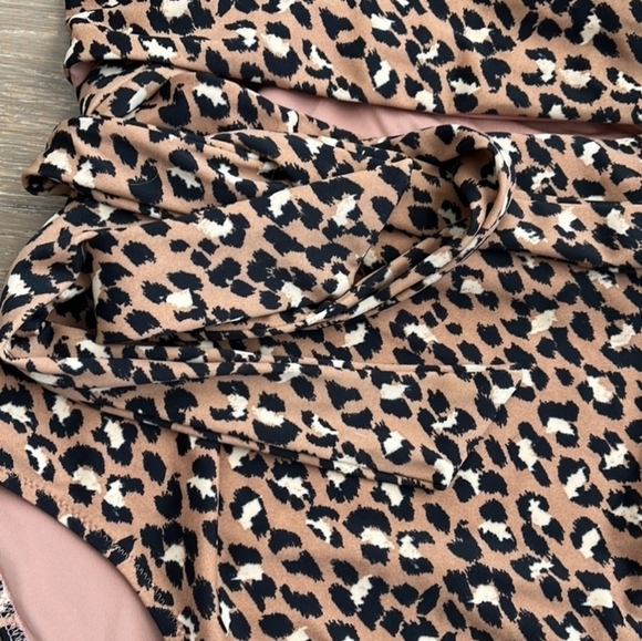 Aerie Women's Leapard Wrap Full One Piece Swimming Suit Size Small Long - Picture 4 of 8